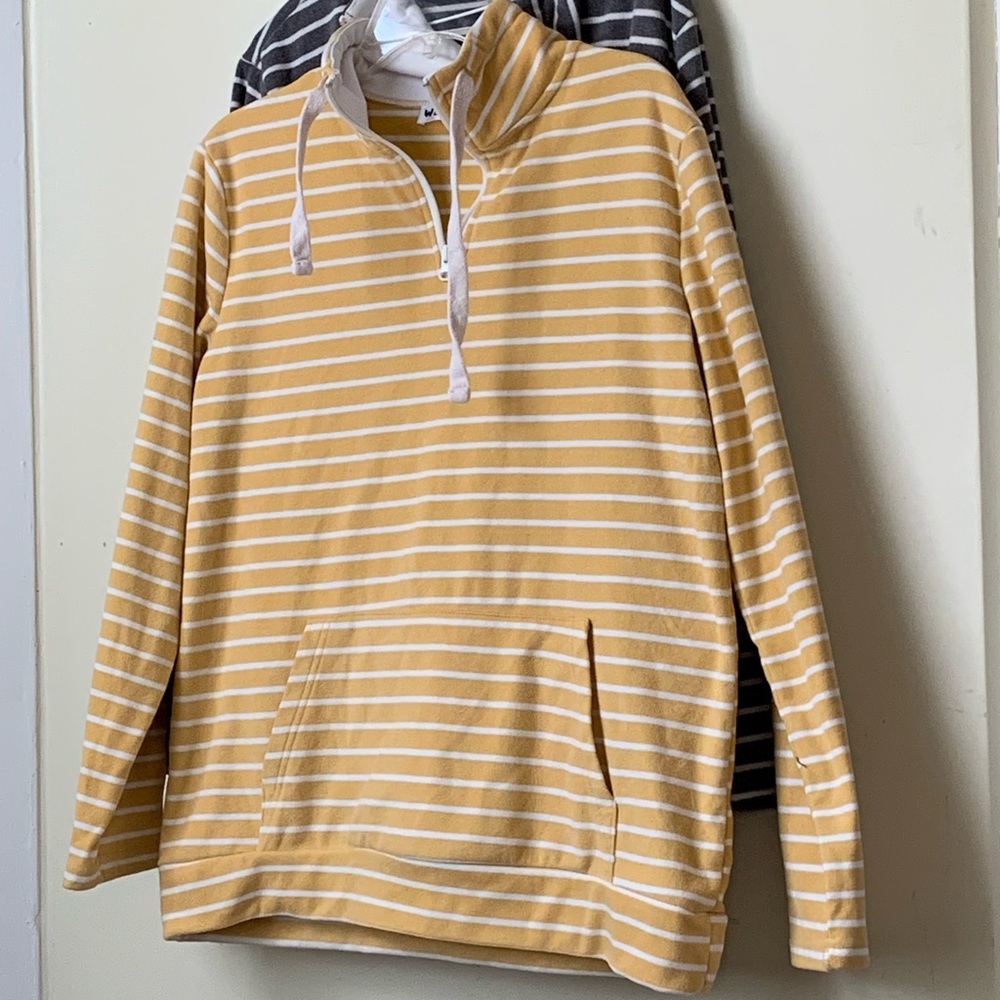 Two sweatshirt bundle velour type